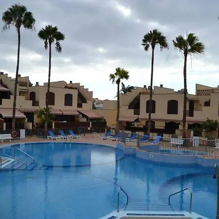 Tenerife Sur, * طوستا ديل سيلونثيو